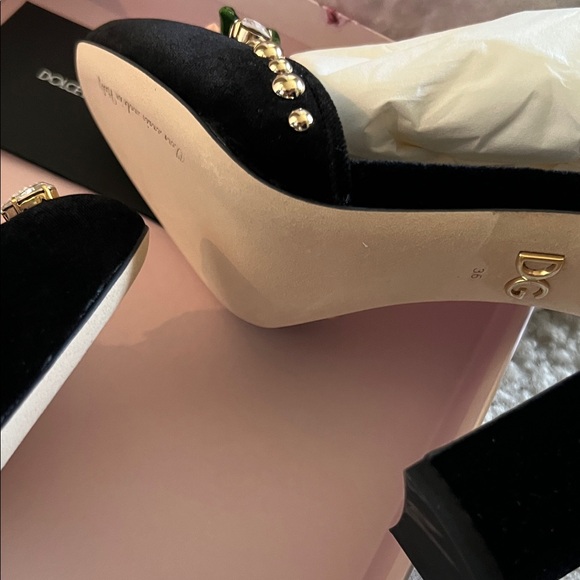 NWB Dolce and Gabbana Embellished Black Floral Velvet Women’s Sandals size 36 - Picture 4 of 11